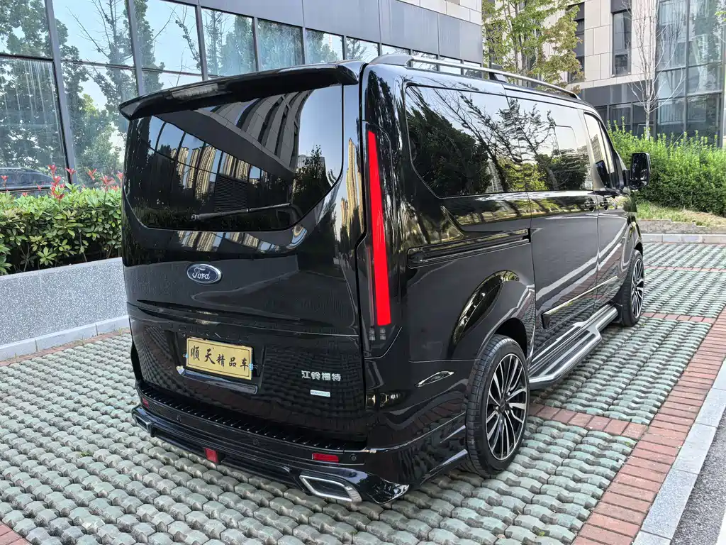 Ford Tourneo 2023 2.0T AT