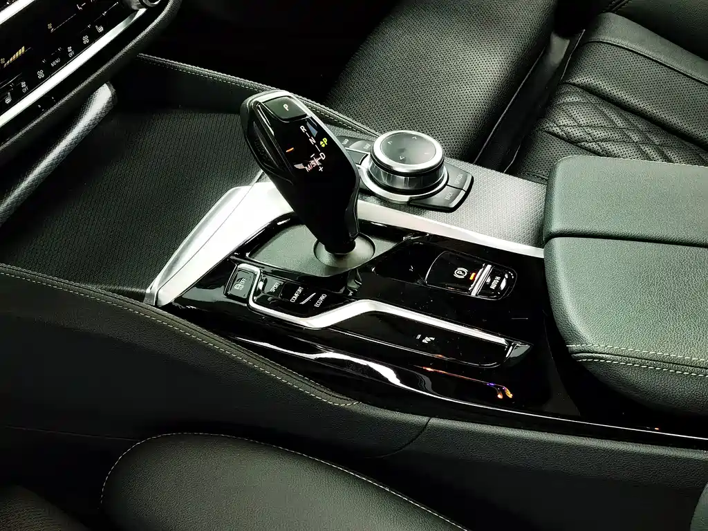 BMW 5 Series (Import) — миниатюра 12