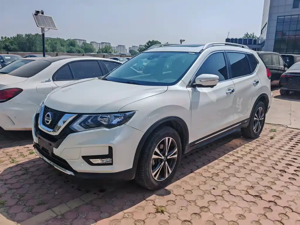 Купить Nissan X-Trail