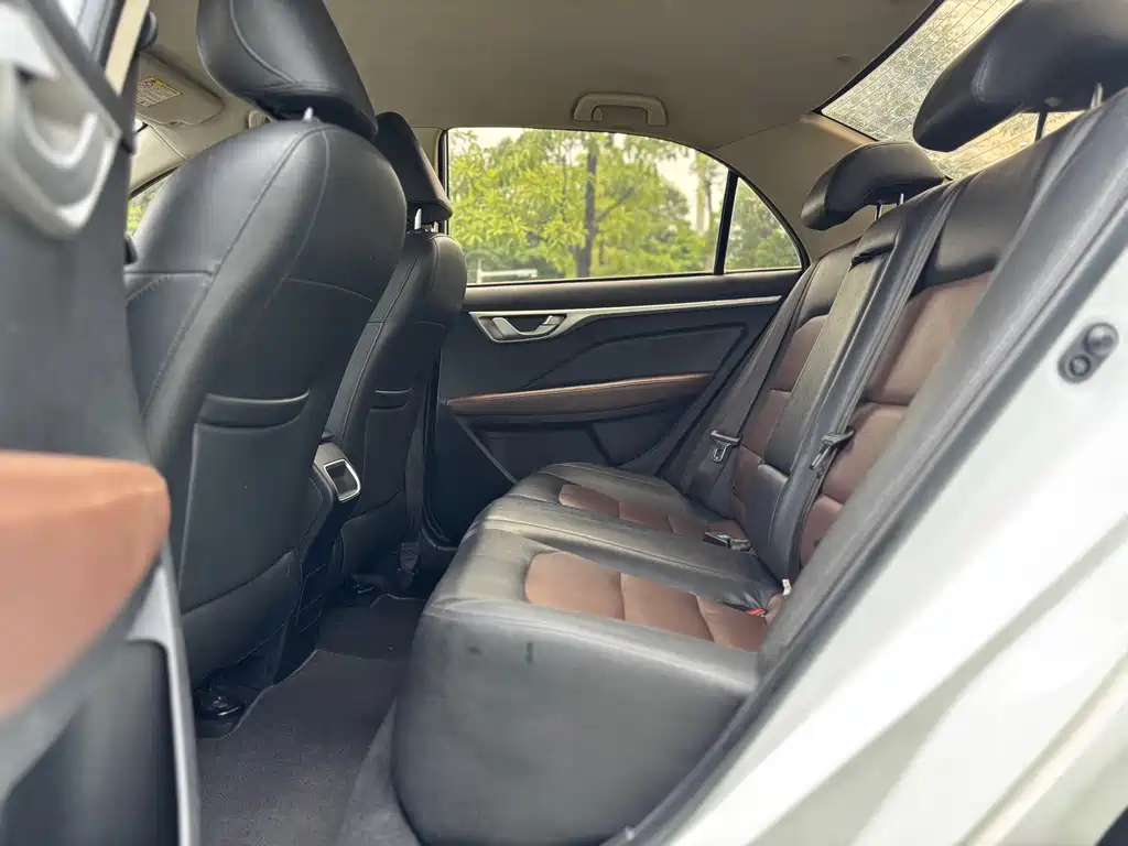 Geely Vision — миниатюра 12