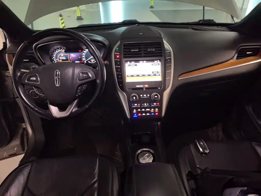 Lincoln MKC — миниатюра 10