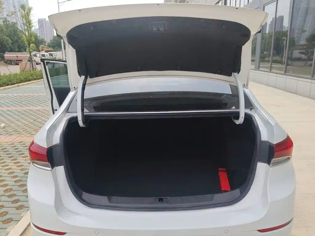 Buick Excelle — миниатюра 19