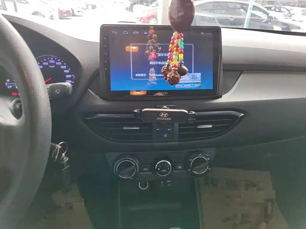 Hyundai Elantra — миниатюра 13