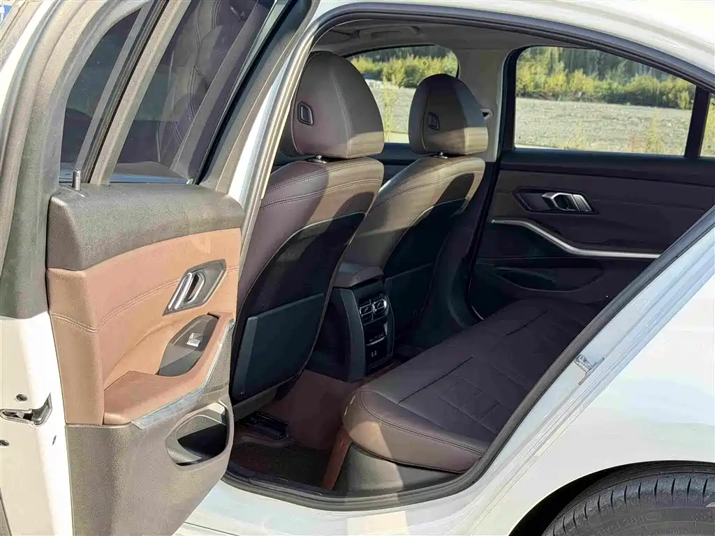 BMW 3 Series — миниатюра 8