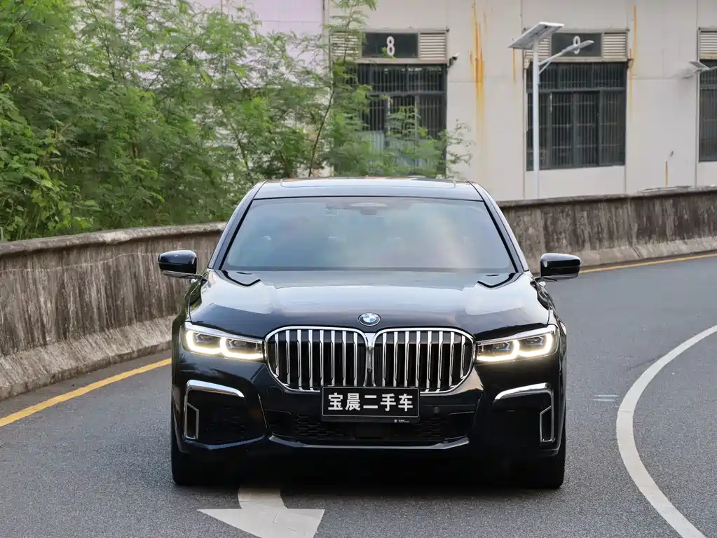 BMW 7 Series — миниатюра 2