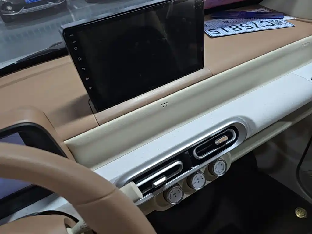 Wuling MINIEV — миниатюра 13
