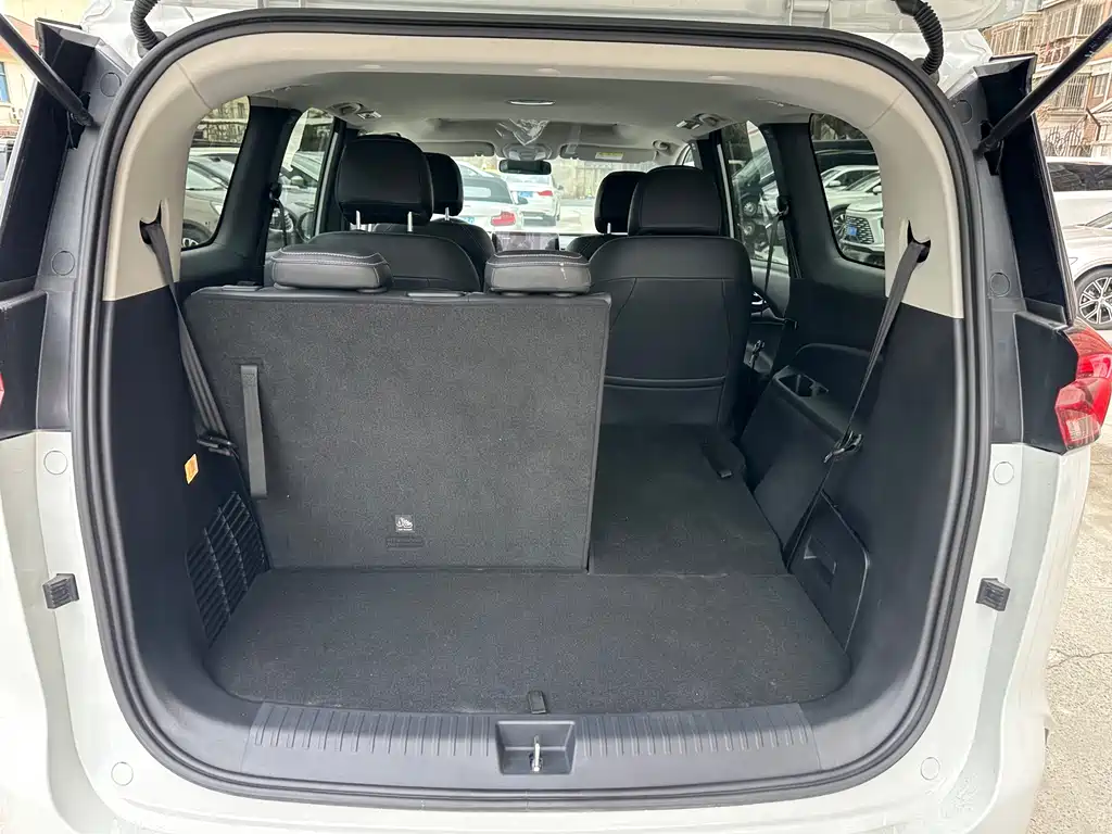 SAIC MAXUS EVERYONE 5