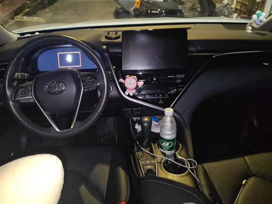 Toyota Camry — миниатюра 12