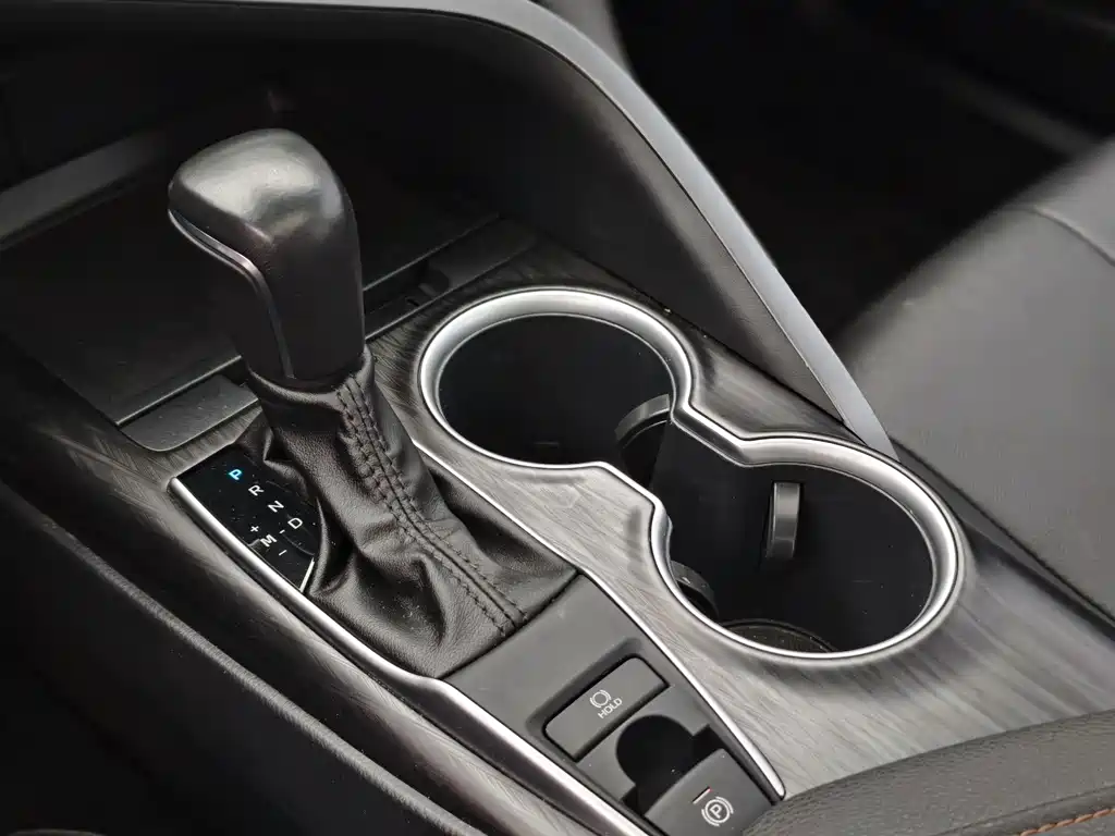 Toyota Camry — миниатюра 15