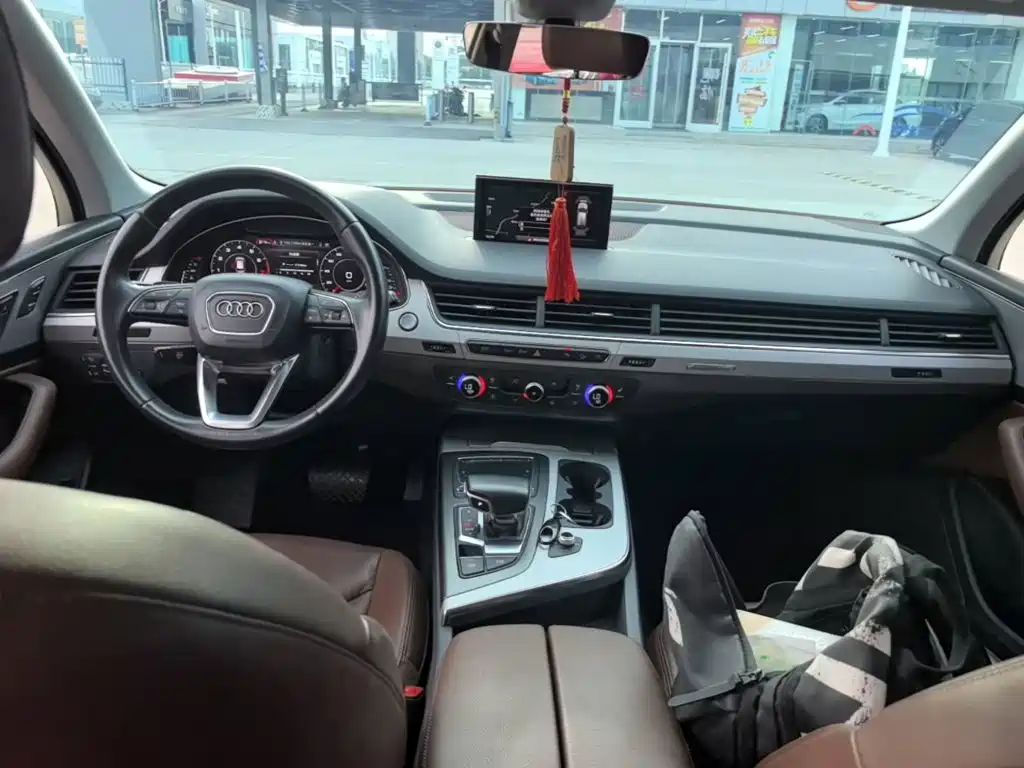 Audi Q7 — миниатюра 10