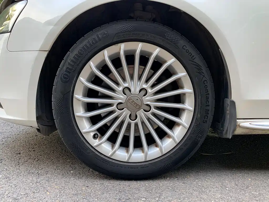 Audi A4L — миниатюра 19