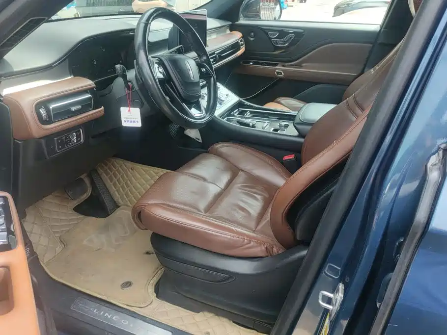 Lincoln Aviator (Import) — миниатюра 9