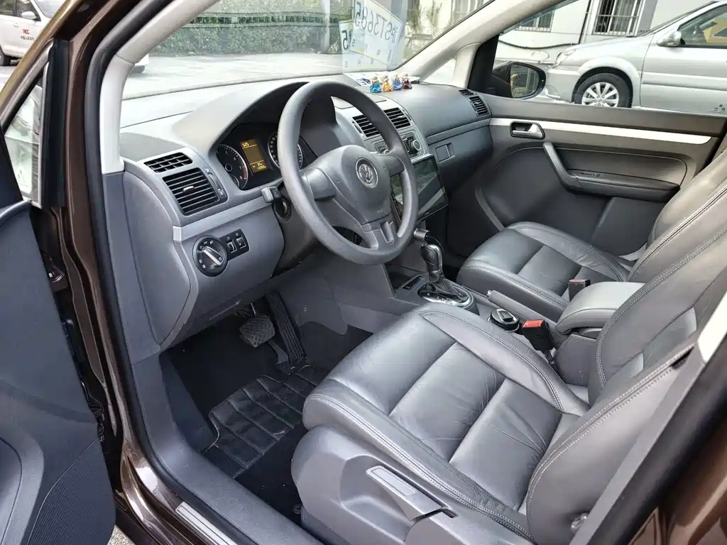 Volkswagen Touran — миниатюра 18