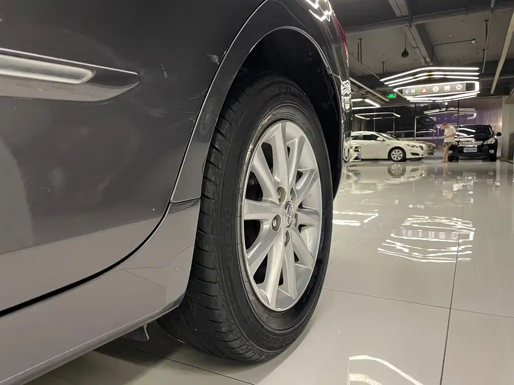 Toyota Camry — миниатюра 38