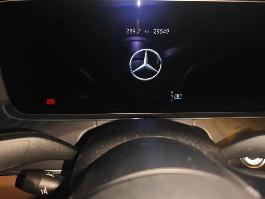 Mercedes-Benz E-Class (Import) — миниатюра 14