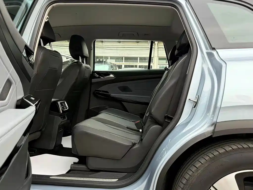 Volkswagen ID.6 X — миниатюра 10