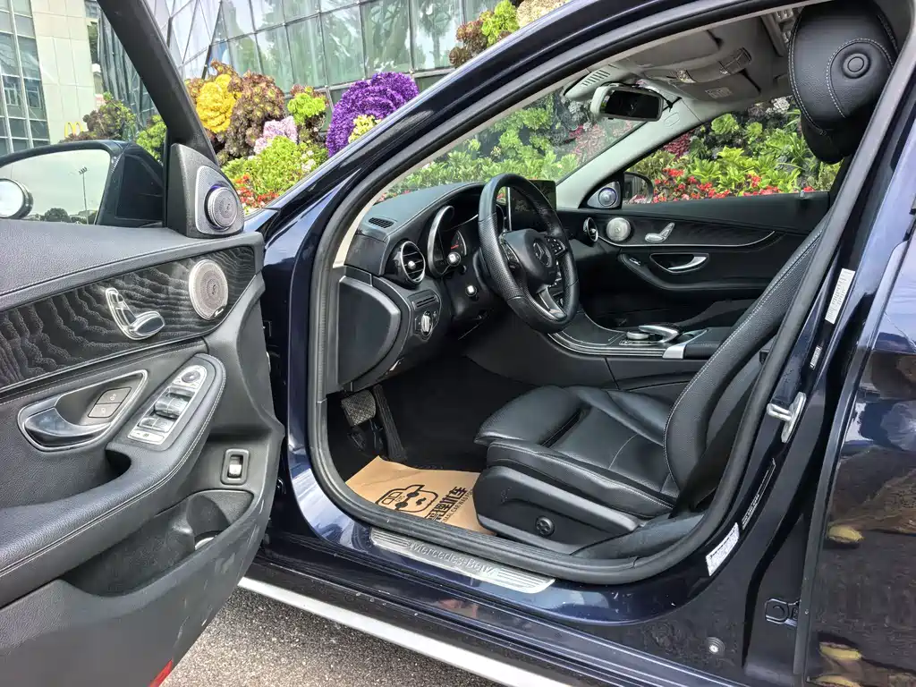 Mercedes-Benz C-Class — миниатюра 4