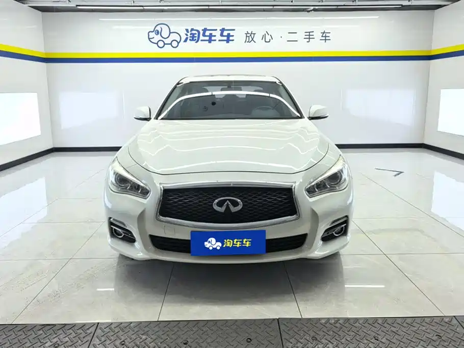 INFINITI Q50L