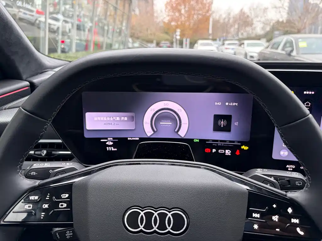 AUDI Q6L E TRON
