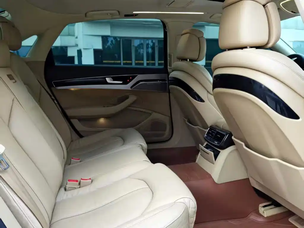 Audi A8 — миниатюра 8