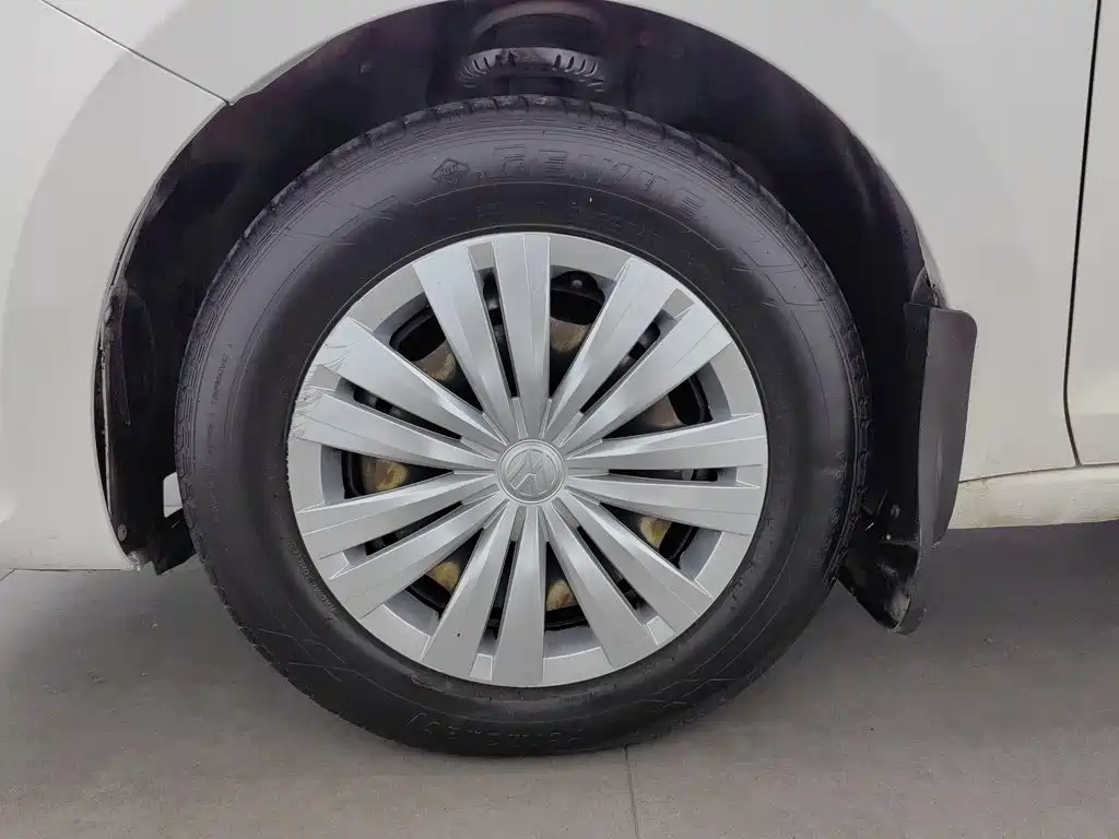 Volkswagen Santana — миниатюра 17