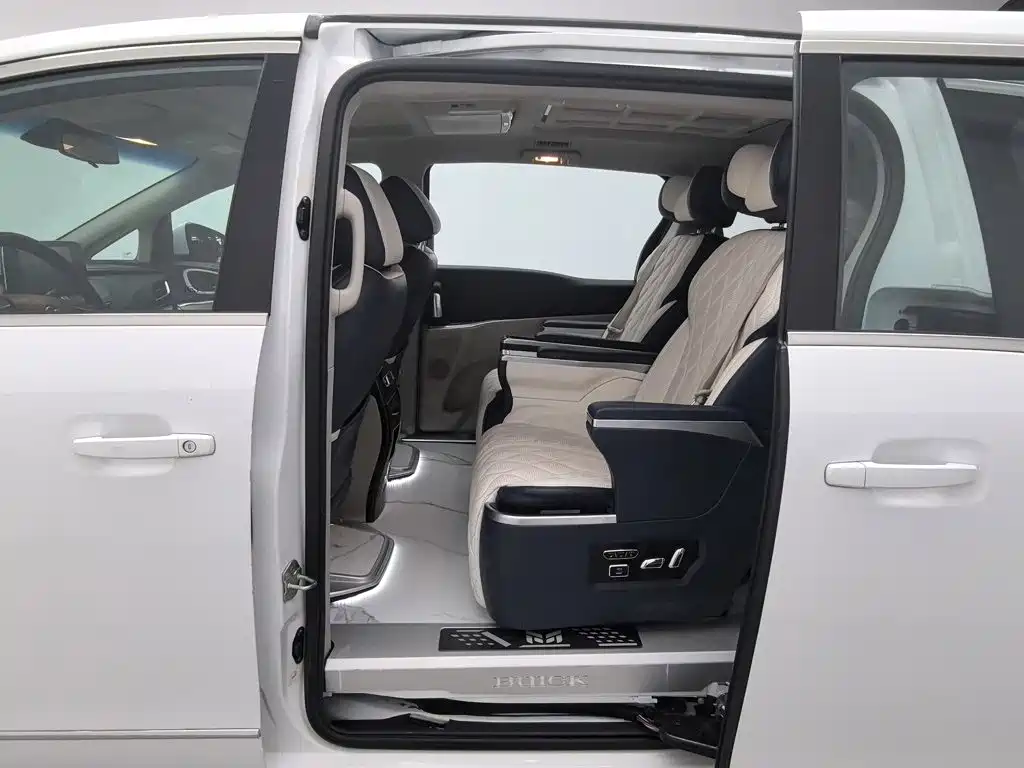 Buick GL8 — миниатюра 15