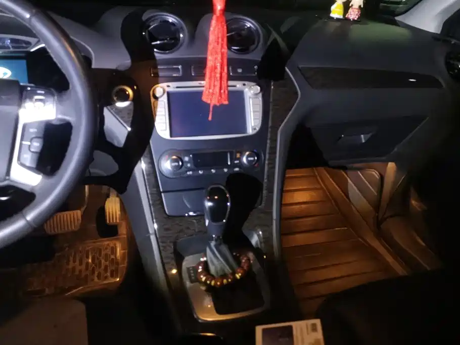 Ford Mondeo — миниатюра 13