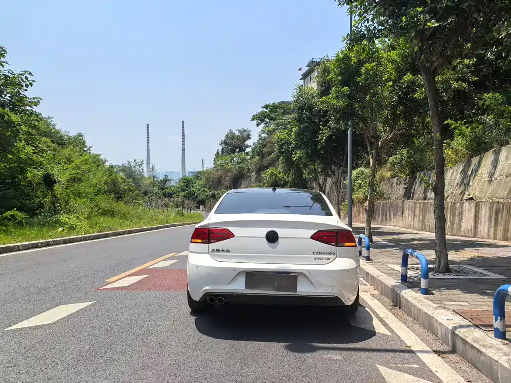 Volkswagen Lamando 2015 330TSI DSG Luxury