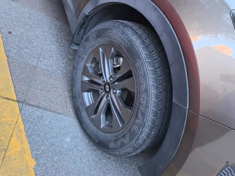 Hyundai Santa Fe — миниатюра 6