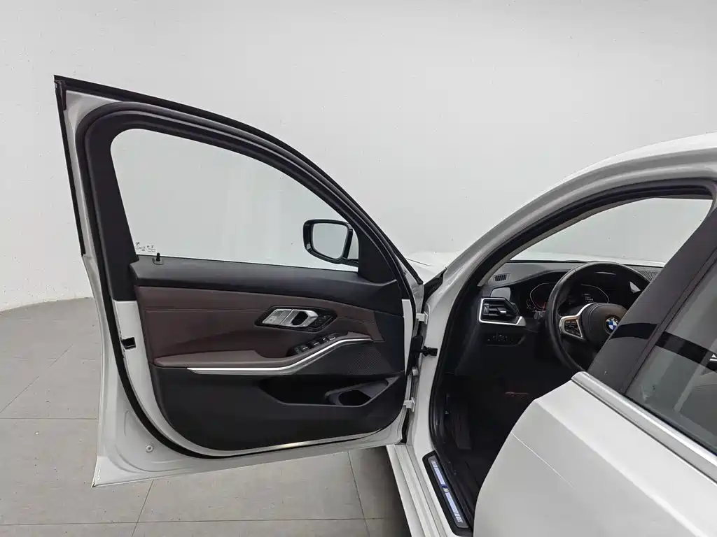 BMW 3 Series — миниатюра 8