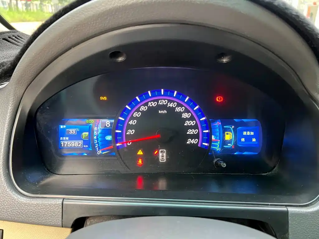 BYD M6 — миниатюра 6