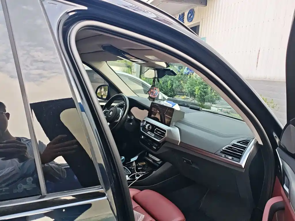BMW iX3 — миниатюра 18