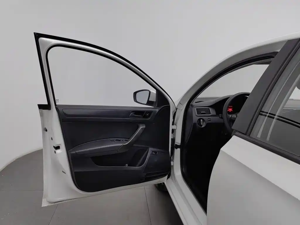 Volkswagen Santana — миниатюра 8