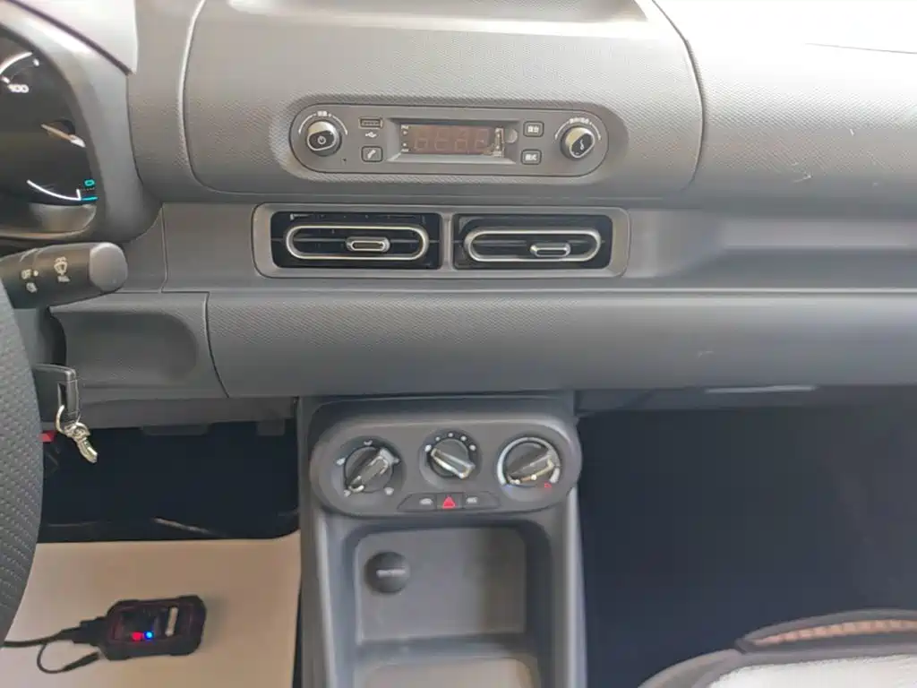 Wuling Hongguang EV — миниатюра 13