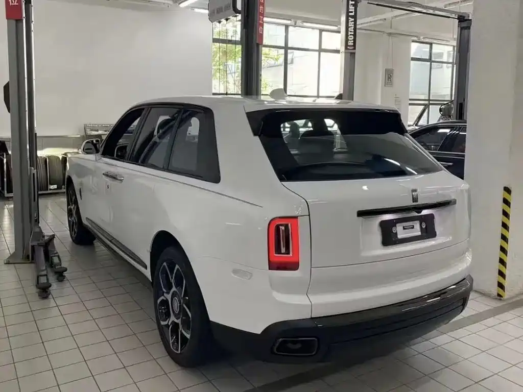Rolls-Royce Cullinan — миниатюра 2