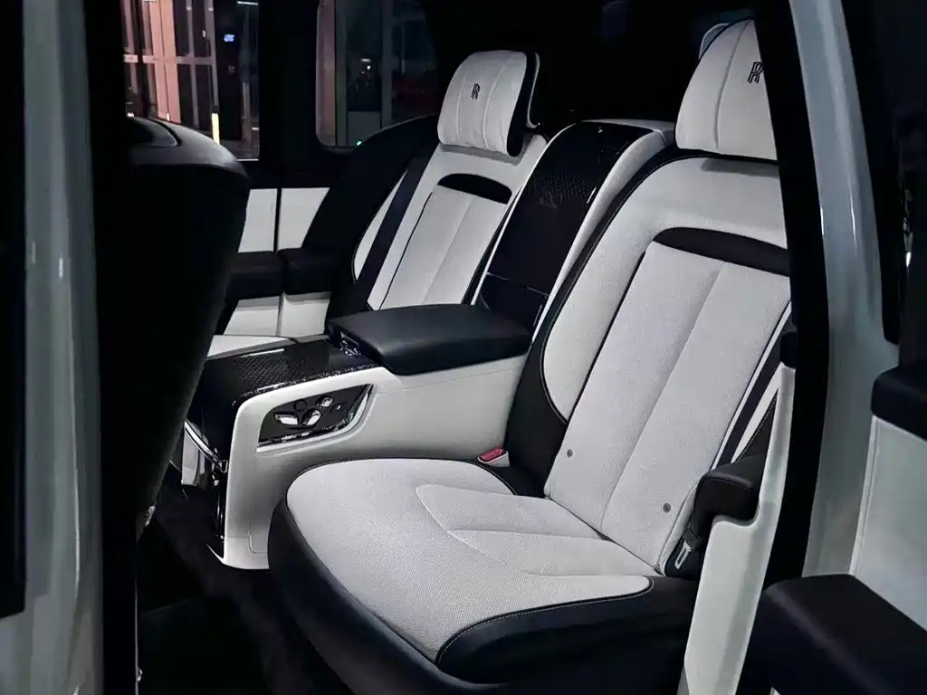 Rolls-Royce Cullinan — миниатюра 4