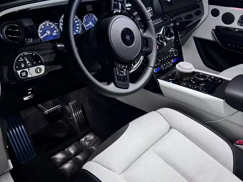 Rolls-Royce Cullinan — миниатюра 3
