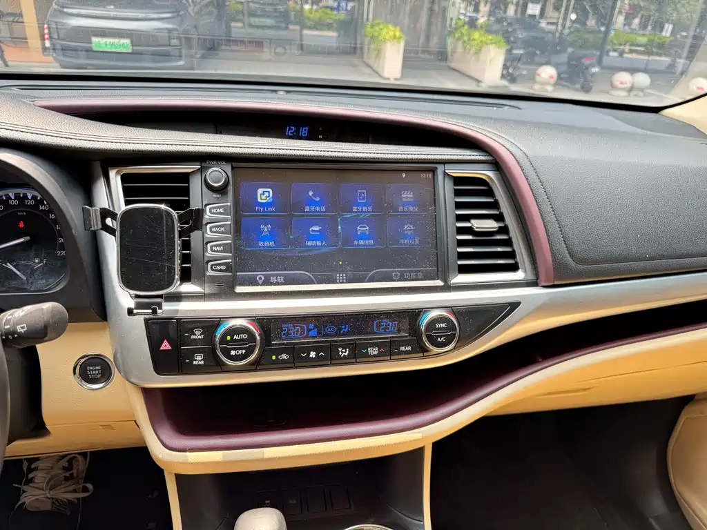 Toyota Highlander — миниатюра 17