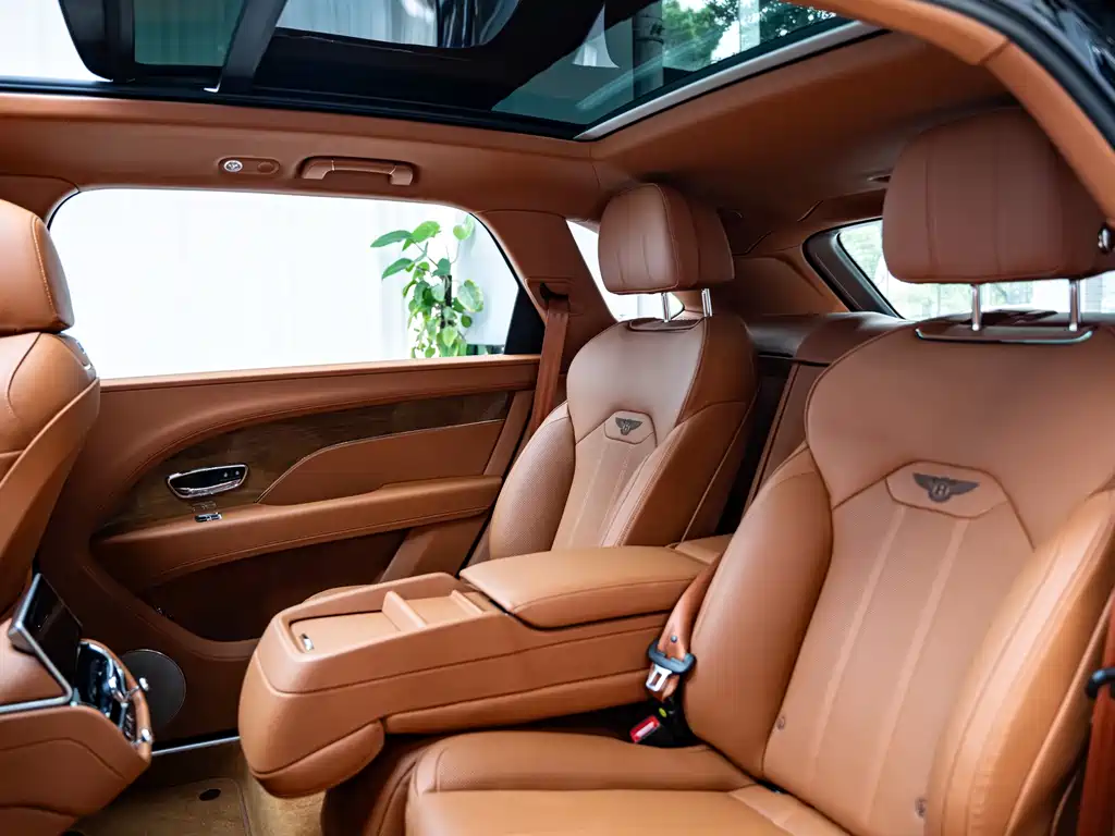 Bentley Bentayga — миниатюра 15