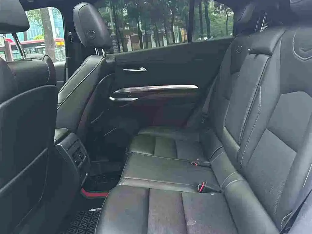 Cadillac XT4 — миниатюра 10