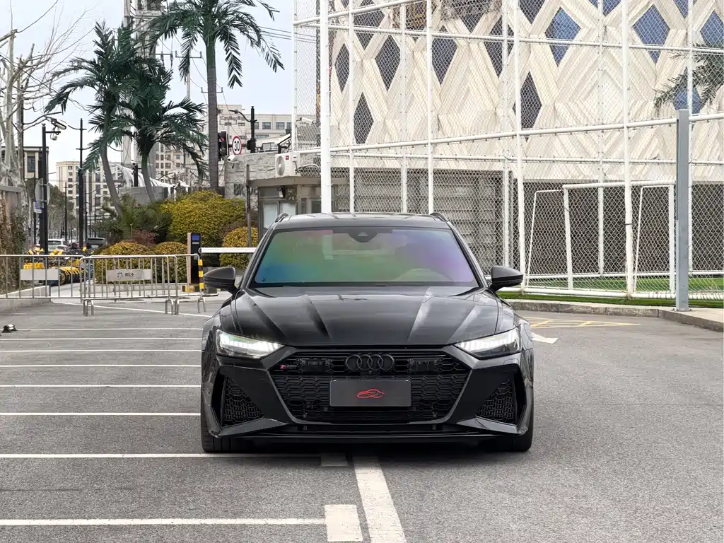 AUDI RS 6