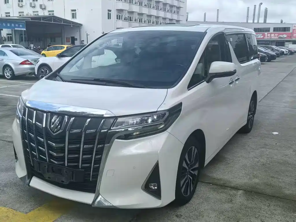 Toyota Alphard — миниатюра 2