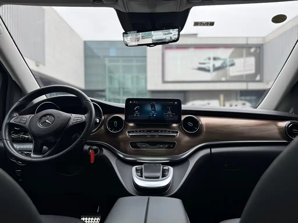 MERCEDES-BENZ V CLASS