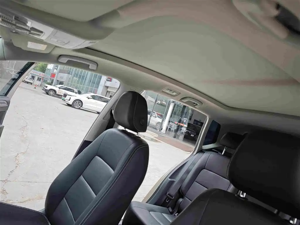 Volkswagen Golf Sportsvan — миниатюра 12