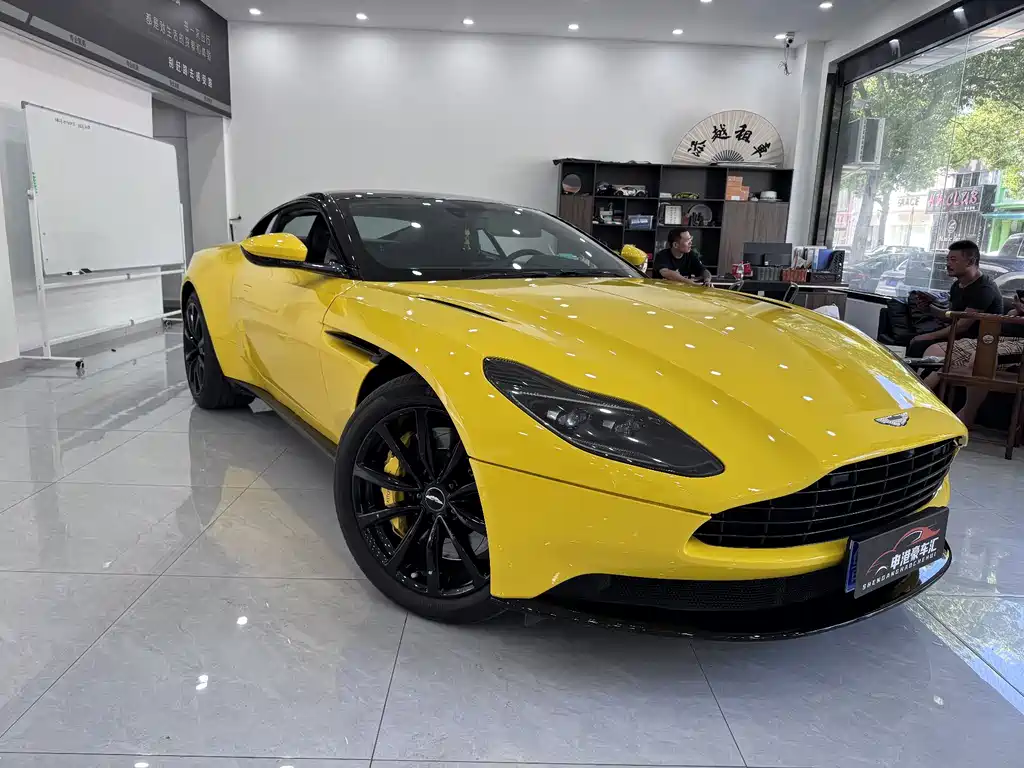 Aston Martin DB11 — миниатюра 2