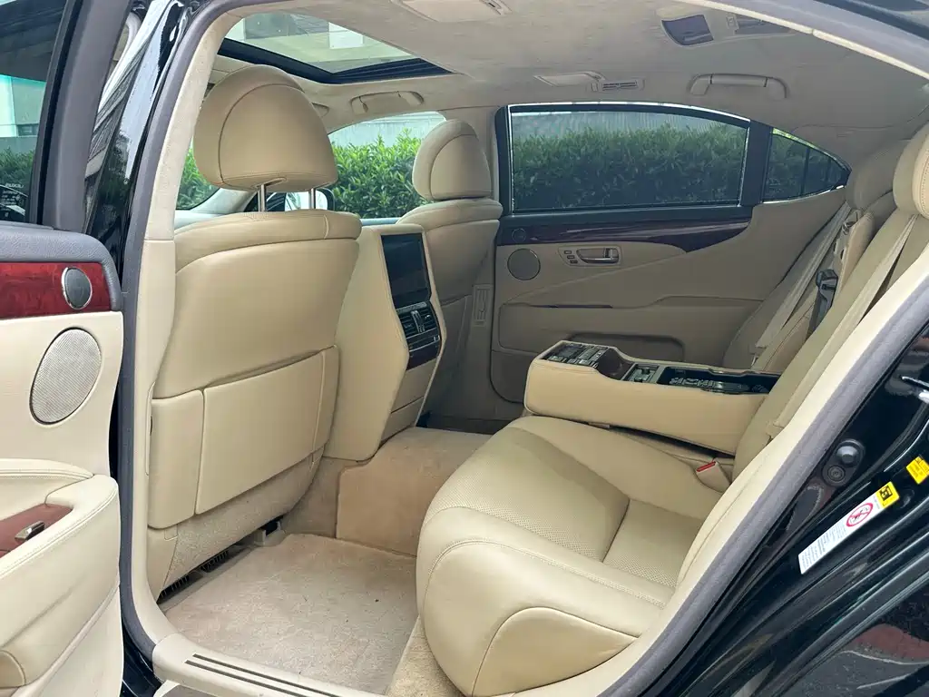 Lexus LS 2010 460L Luxury