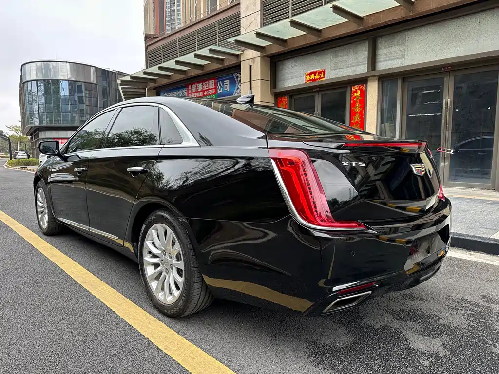 CADILLAC XTS