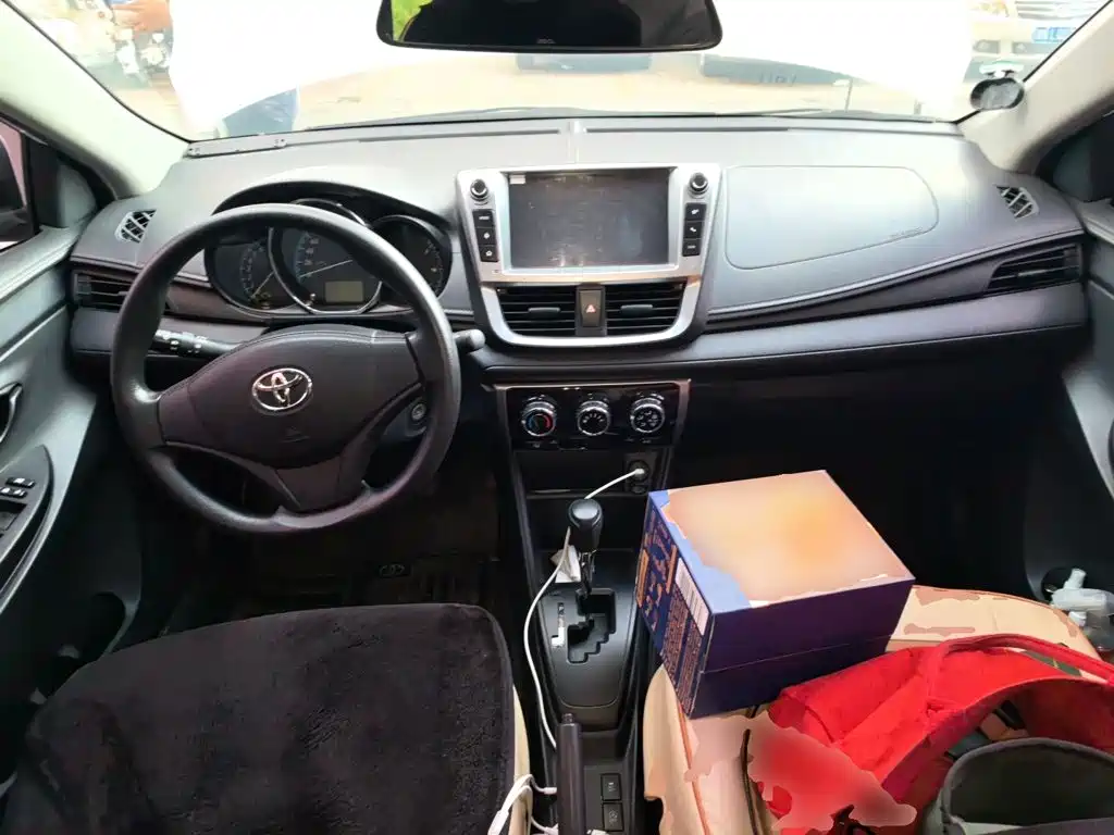 Toyota Yaris L — миниатюра 5