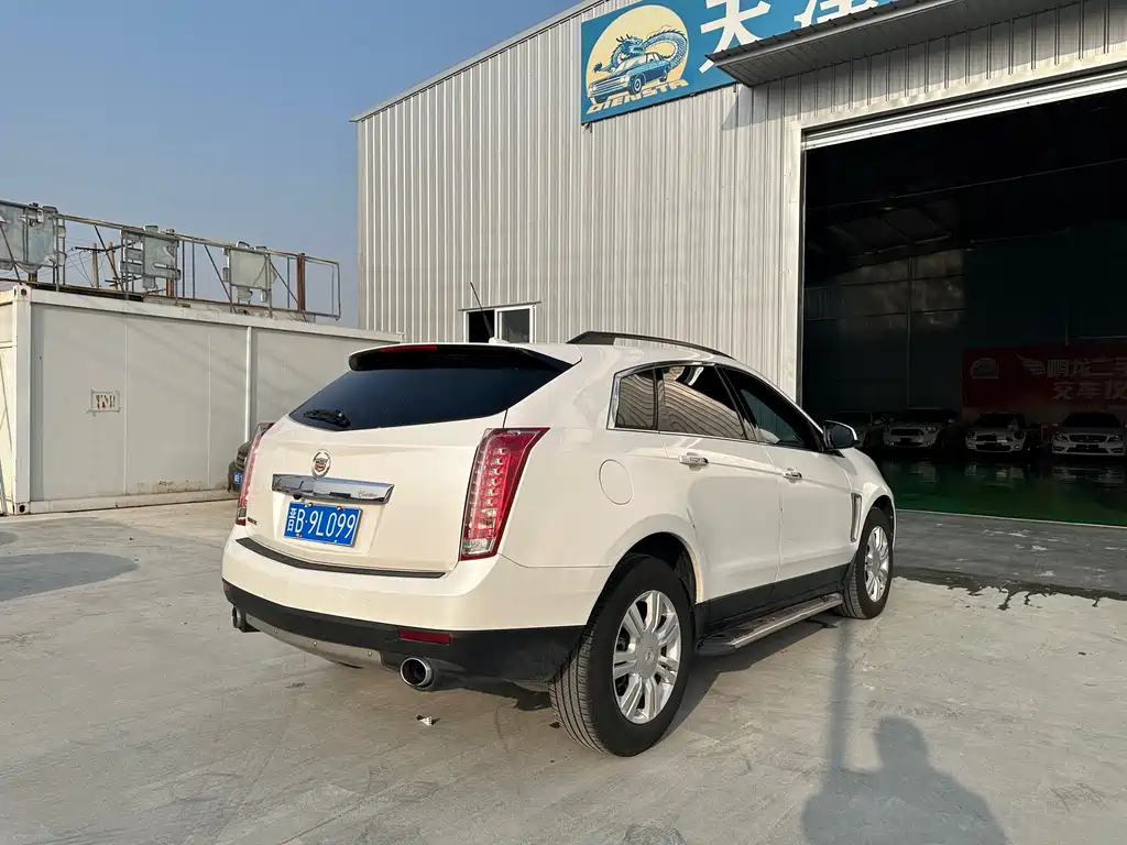 CADILLAC SRX