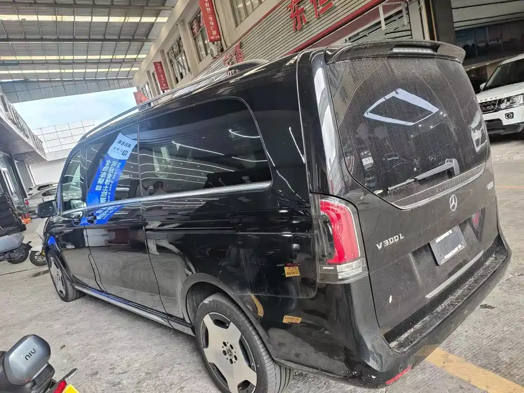 Mercedes-Benz V-Class V 2024 V 300 L Luxury